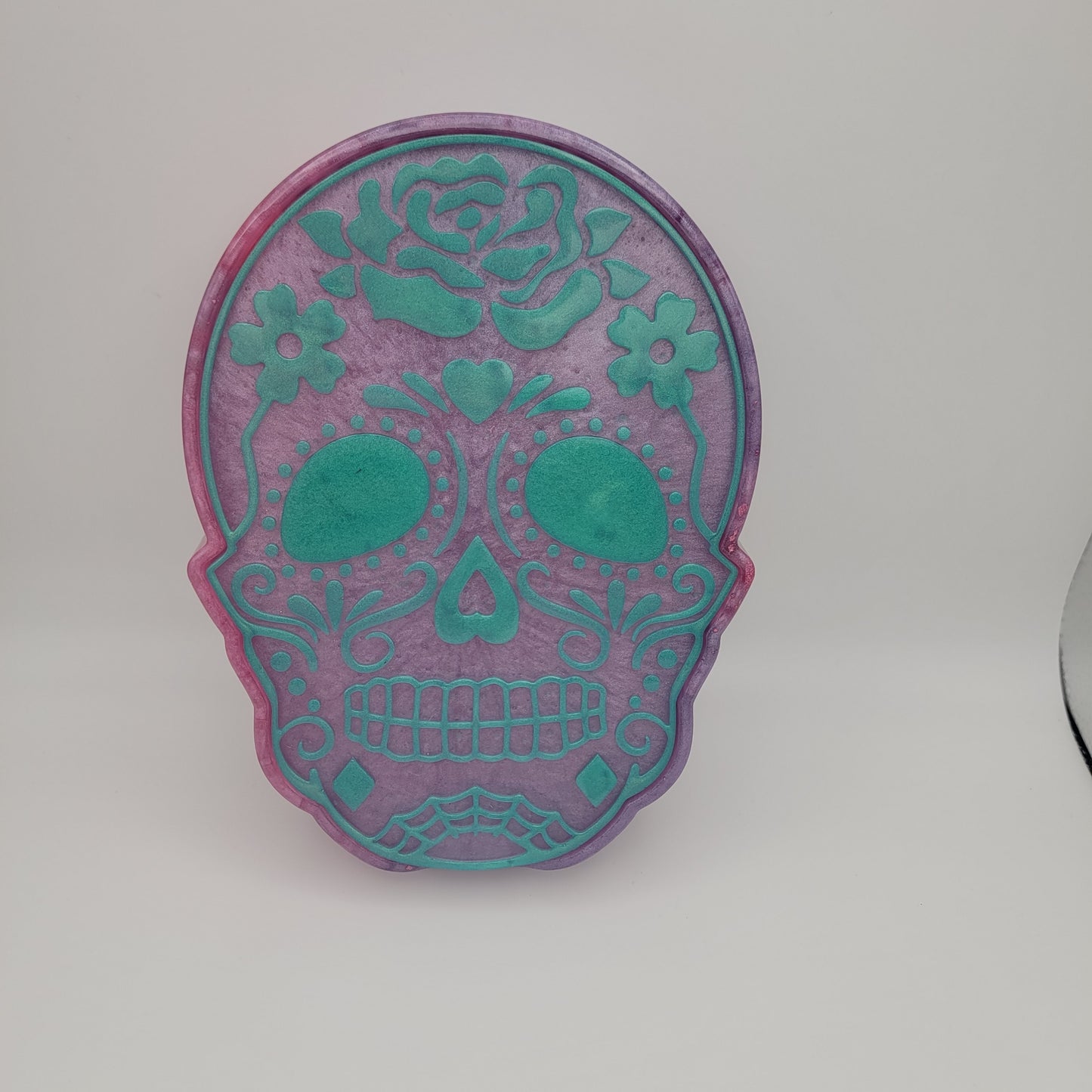 Skull resin storage box